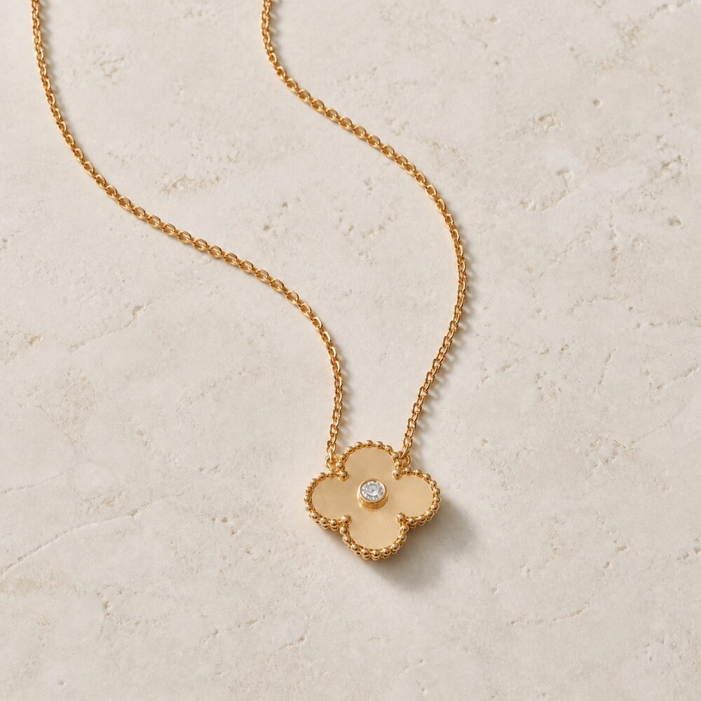 Van Cleef & Arpels Elegant Signature Necklace Style 2 | New with Box - Picture 3 of 9